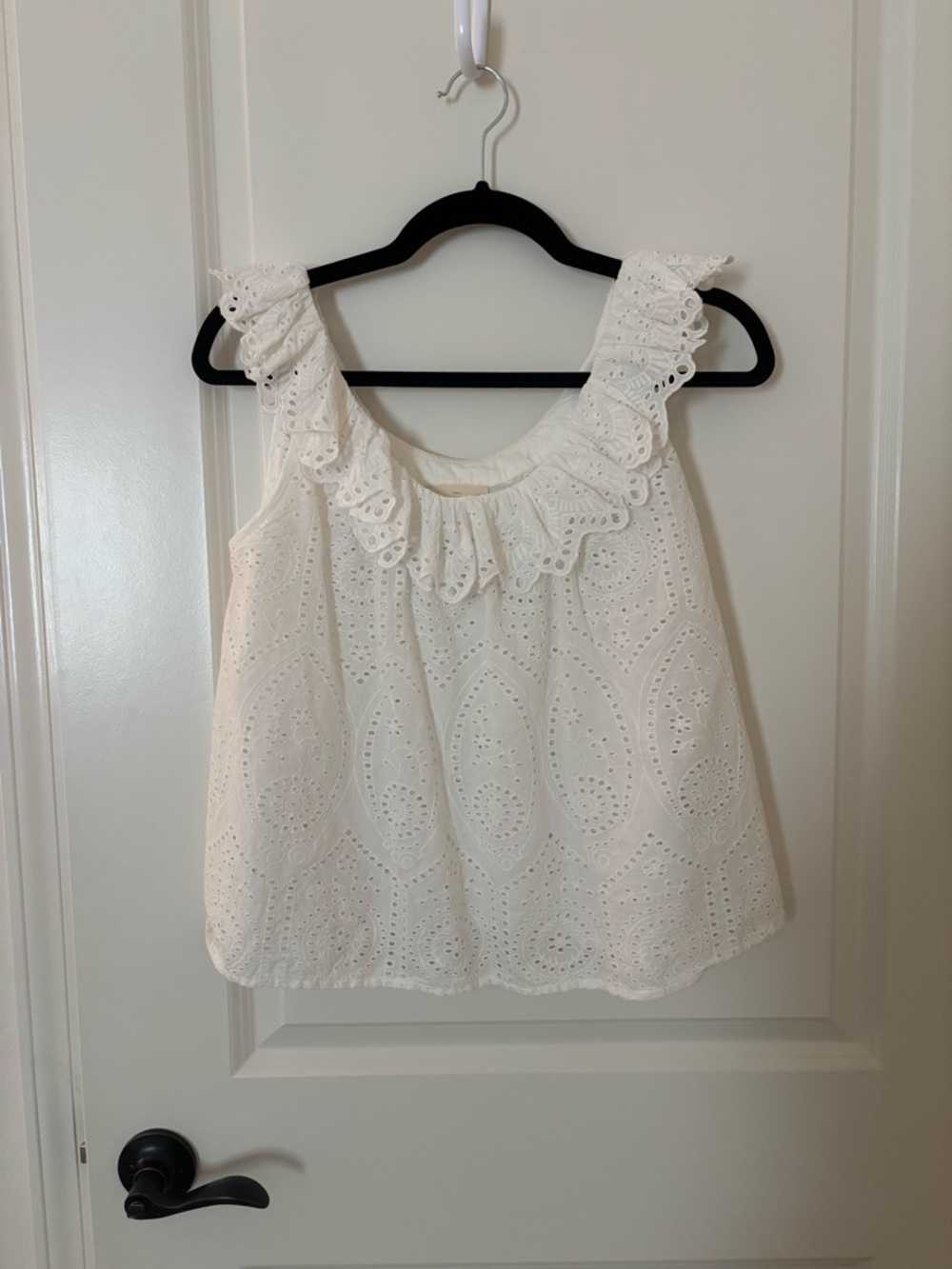 Sezane Rosa white eyelet sleeveless top - Picture 2 of 6